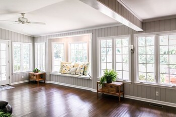 Window Cleaning in Olmsted Falls, Ohio by Can Do Cleaners
